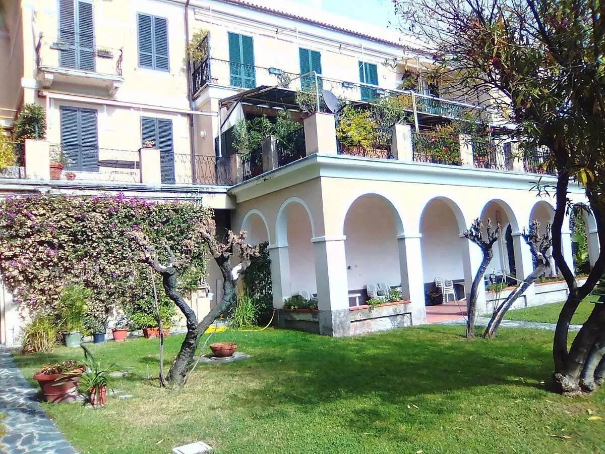 Lorenzo Apartment Levanto Italia